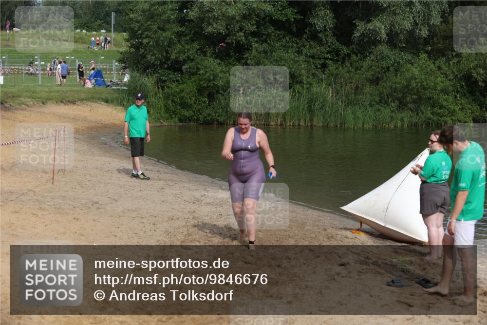 21.06.2026 - 29. Vierlanden-Triathlon Andreas Tolksdorf http://msf.ph/oto/9846676 21.06.2026 09:14:31 Schwimmen 296 meine-sportfotos.de