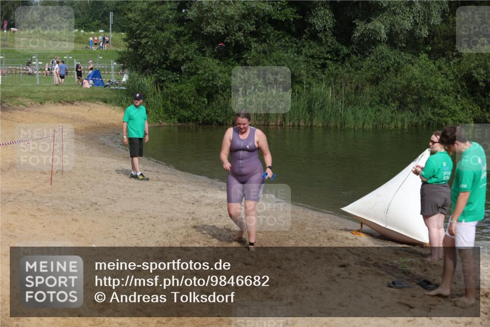 21.06.2026 - 29. Vierlanden-Triathlon Andreas Tolksdorf http://msf.ph/oto/9846682 21.06.2026 09:14:31 Schwimmen 296 meine-sportfotos.de