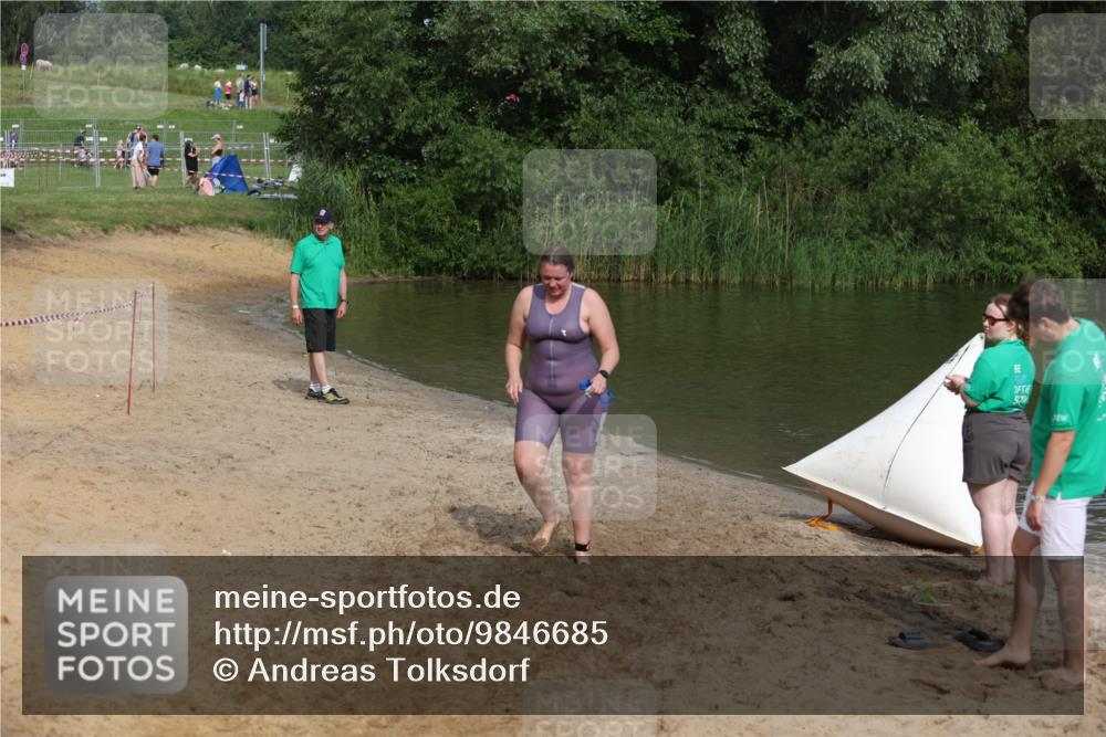 21.06.2026 - 29. Vierlanden-Triathlon Andreas Tolksdorf http://msf.ph/oto/9846685 21.06.2026 09:14:31 Schwimmen 296 meine-sportfotos.de