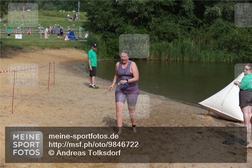 21.06.2026 - 29. Vierlanden-Triathlon Andreas Tolksdorf http://msf.ph/oto/9846722 21.06.2026 09:14:32 Schwimmen 296 meine-sportfotos.de