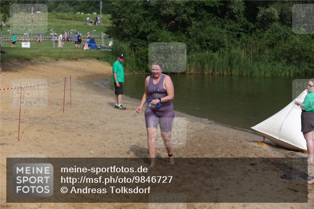 21.06.2026 - 29. Vierlanden-Triathlon Andreas Tolksdorf http://msf.ph/oto/9846727 21.06.2026 09:14:32 Schwimmen 296 meine-sportfotos.de