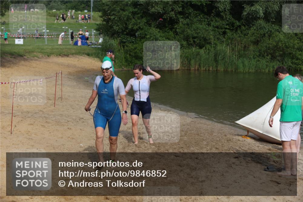 21.06.2026 - 29. Vierlanden-Triathlon Andreas Tolksdorf http://msf.ph/oto/9846852 21.06.2026 09:14:59 Schwimmen 248, 269, 294 meine-sportfotos.de
