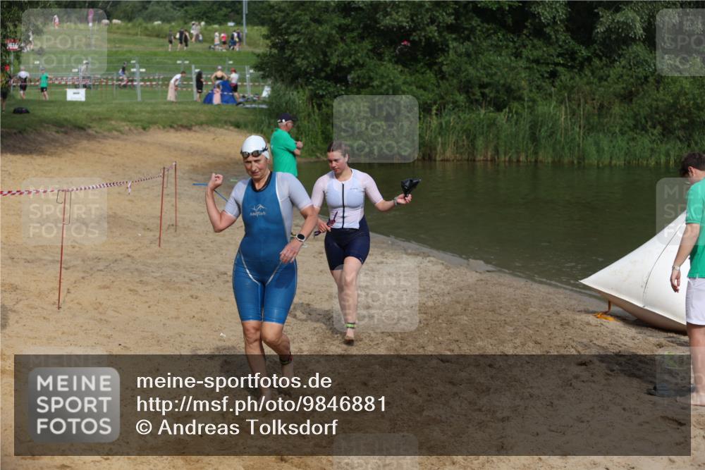 21.06.2026 - 29. Vierlanden-Triathlon Andreas Tolksdorf http://msf.ph/oto/9846881 21.06.2026 09:14:59 Schwimmen 248, 269, 294 meine-sportfotos.de