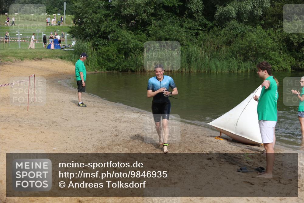 21.06.2026 - 29. Vierlanden-Triathlon Andreas Tolksdorf http://msf.ph/oto/9846935 21.06.2026 09:15:23 Schwimmen 260 meine-sportfotos.de