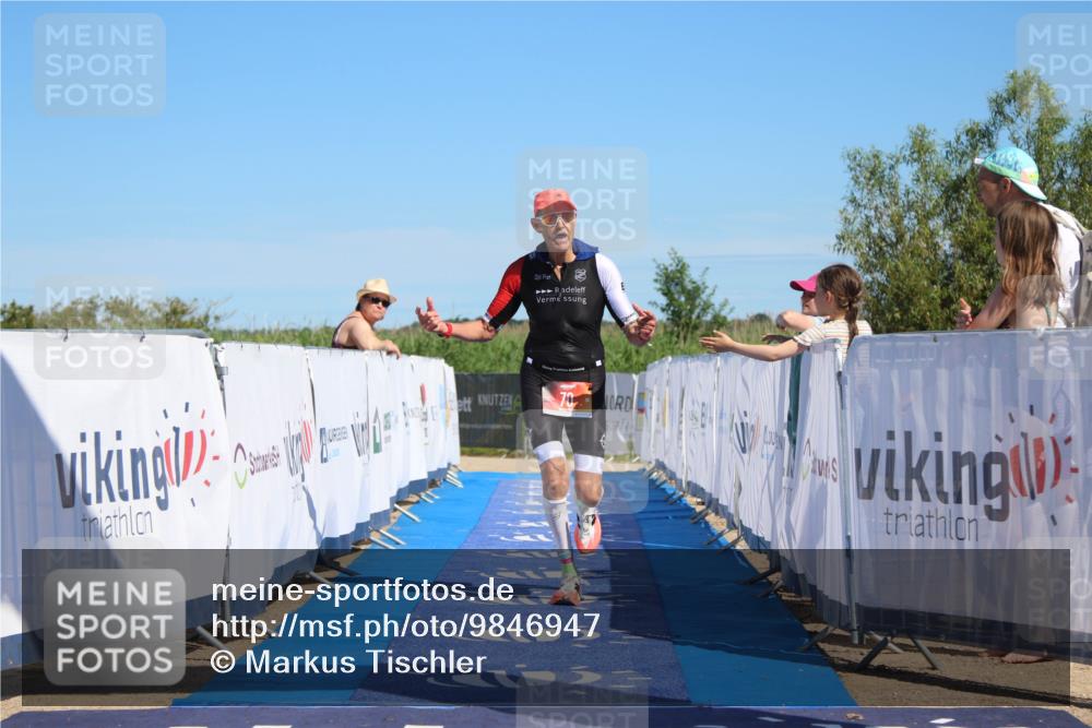 21.06.2026 - Viking Triathlon Markus Tischler http://msf.ph/oto/9846947 21.06.2026 16:40:04 Ziel 70 meine-sportfotos.de