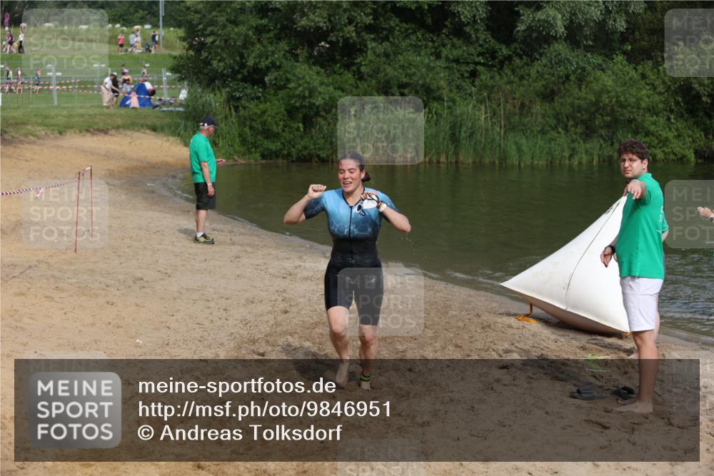 21.06.2026 - 29. Vierlanden-Triathlon Andreas Tolksdorf http://msf.ph/oto/9846951 21.06.2026 09:15:24 Schwimmen 260 meine-sportfotos.de