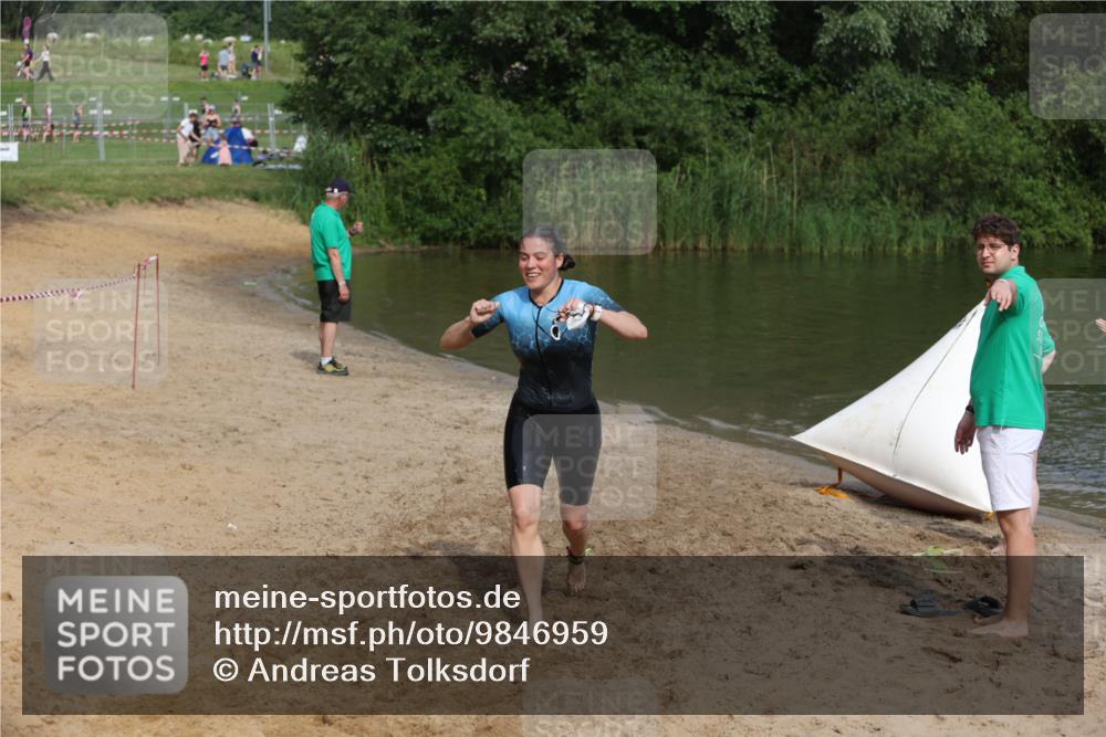 21.06.2026 - 29. Vierlanden-Triathlon Andreas Tolksdorf http://msf.ph/oto/9846959 21.06.2026 09:15:24 Schwimmen 260 meine-sportfotos.de