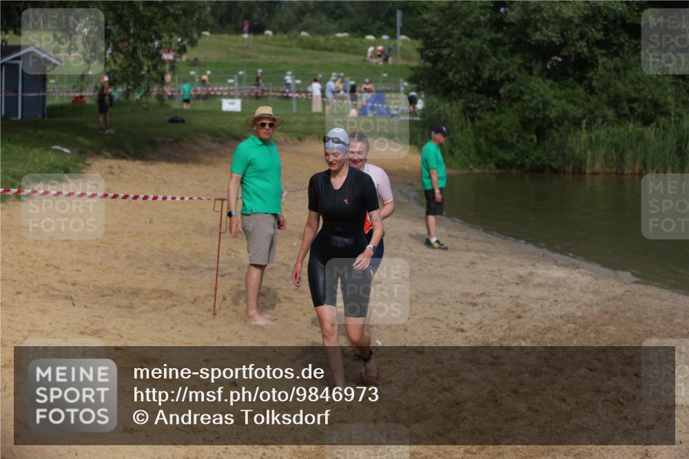 21.06.2026 - 29. Vierlanden-Triathlon Andreas Tolksdorf http://msf.ph/oto/9846973 21.06.2026 09:16:21 Schwimmen 236, 243, 277 meine-sportfotos.de