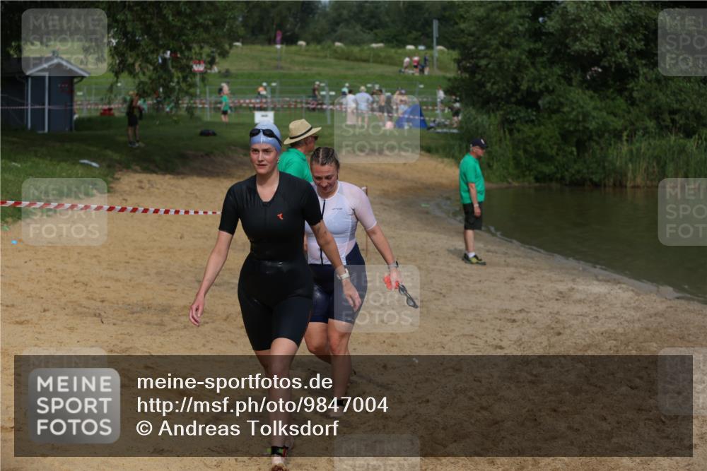21.06.2026 - 29. Vierlanden-Triathlon Andreas Tolksdorf http://msf.ph/oto/9847004 21.06.2026 09:16:22 Schwimmen 236, 243, 277 meine-sportfotos.de