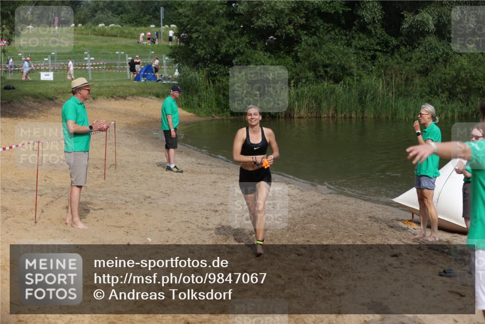21.06.2026 - 29. Vierlanden-Triathlon Andreas Tolksdorf http://msf.ph/oto/9847067 21.06.2026 09:17:15 Schwimmen 249 meine-sportfotos.de