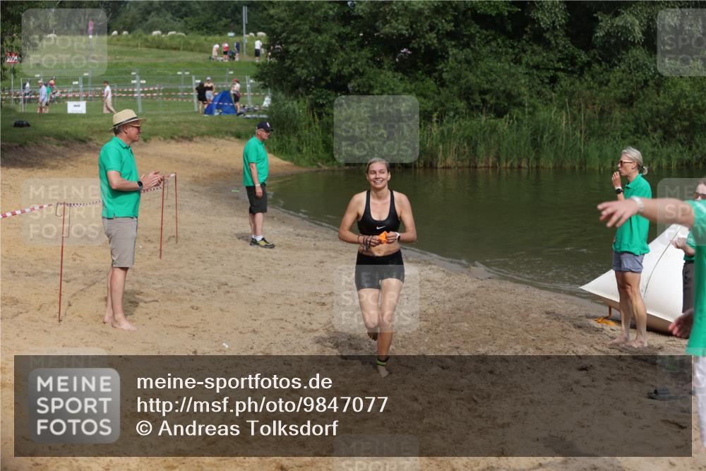 21.06.2026 - 29. Vierlanden-Triathlon Andreas Tolksdorf http://msf.ph/oto/9847077 21.06.2026 09:17:15 Schwimmen 249 meine-sportfotos.de