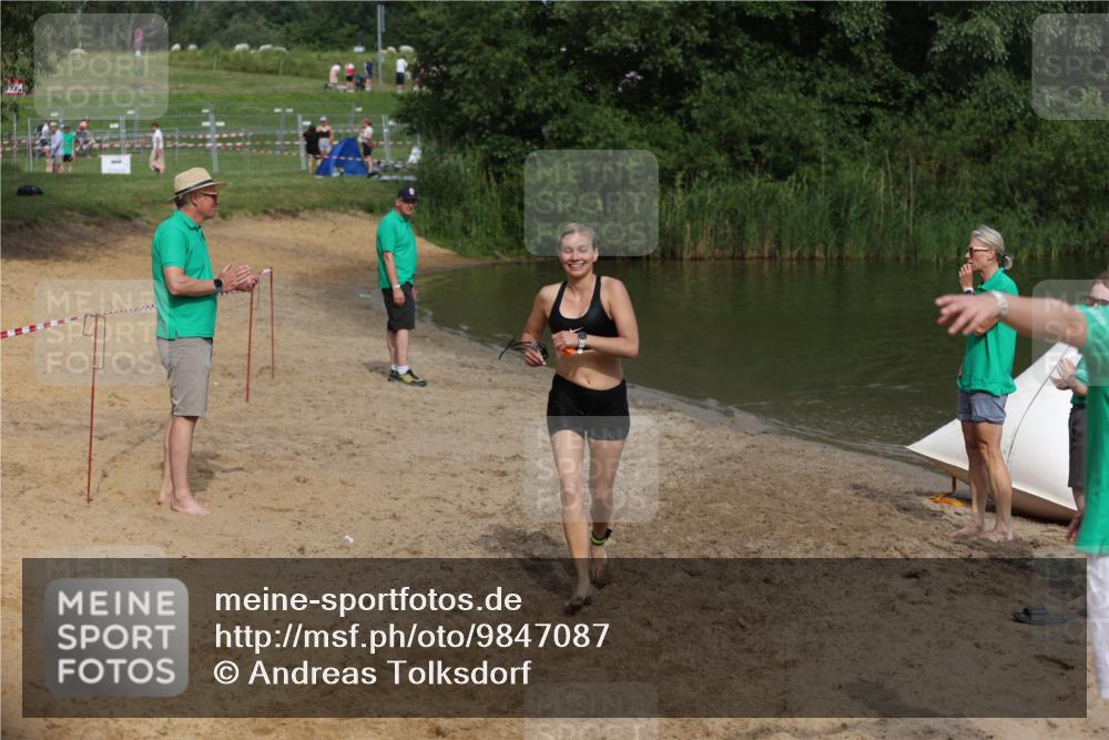 21.06.2026 - 29. Vierlanden-Triathlon Andreas Tolksdorf http://msf.ph/oto/9847087 21.06.2026 09:17:15 Schwimmen 249 meine-sportfotos.de
