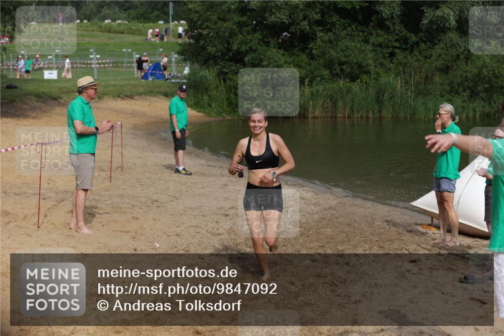 21.06.2026 - 29. Vierlanden-Triathlon Andreas Tolksdorf http://msf.ph/oto/9847092 21.06.2026 09:17:15 Schwimmen 249 meine-sportfotos.de