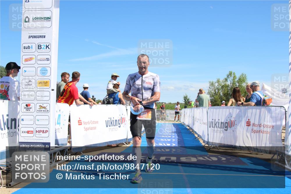 21.06.2026 - Viking Triathlon Markus Tischler http://msf.ph/oto/9847120 21.06.2026 15:07:50 Ziel 407 meine-sportfotos.de