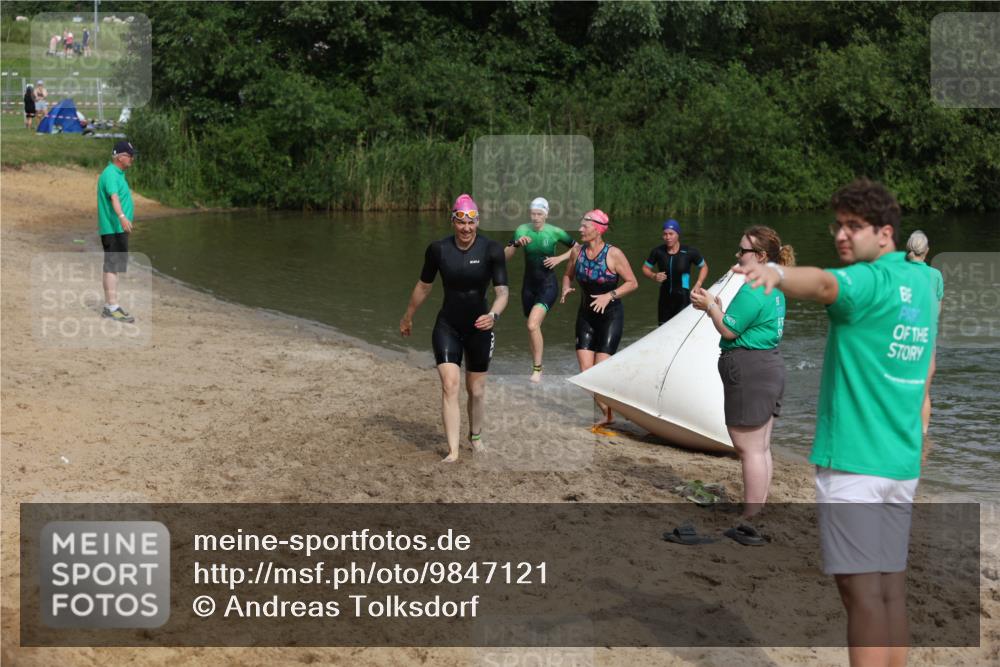 21.06.2026 - 29. Vierlanden-Triathlon Andreas Tolksdorf http://msf.ph/oto/9847121 21.06.2026 09:18:04 Schwimmen 232, 245, 259, 281 meine-sportfotos.de