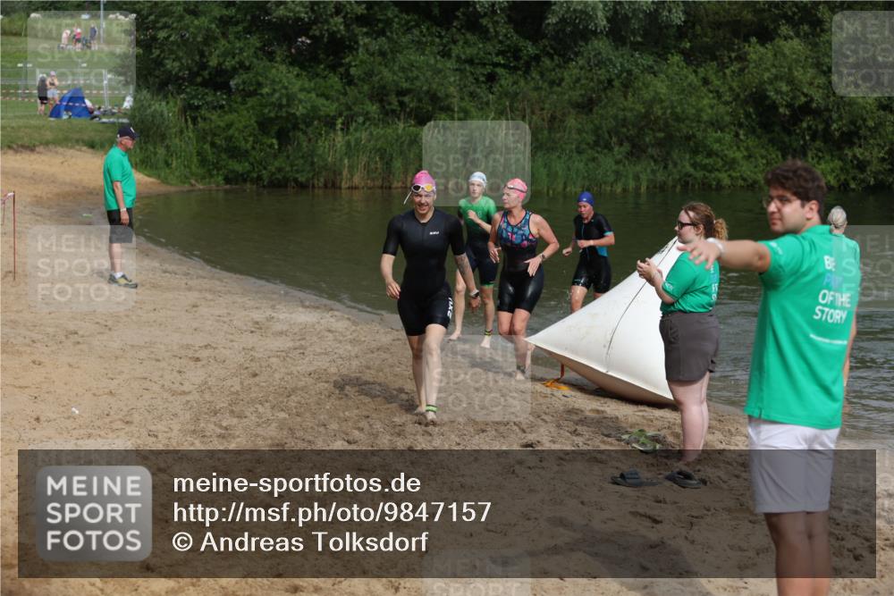 21.06.2026 - 29. Vierlanden-Triathlon Andreas Tolksdorf http://msf.ph/oto/9847157 21.06.2026 09:18:04 Schwimmen 232, 245, 259, 281 meine-sportfotos.de