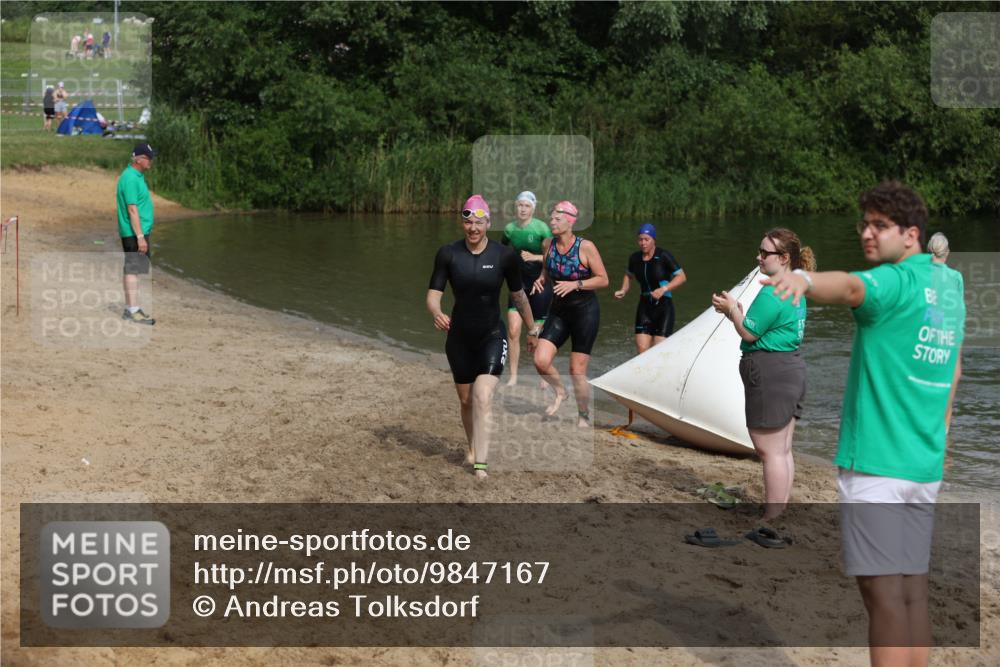 21.06.2026 - 29. Vierlanden-Triathlon Andreas Tolksdorf http://msf.ph/oto/9847167 21.06.2026 09:18:04 Schwimmen 232, 245, 259, 281 meine-sportfotos.de