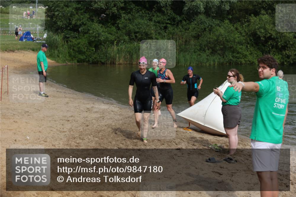 21.06.2026 - 29. Vierlanden-Triathlon Andreas Tolksdorf http://msf.ph/oto/9847180 21.06.2026 09:18:04 Schwimmen 232, 245, 259, 281 meine-sportfotos.de