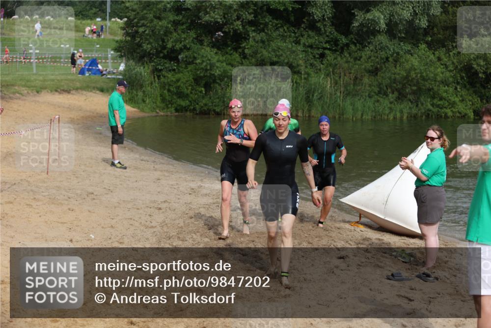 21.06.2026 - 29. Vierlanden-Triathlon Andreas Tolksdorf http://msf.ph/oto/9847202 21.06.2026 09:18:06 Schwimmen 232, 245, 259, 276, 281 meine-sportfotos.de