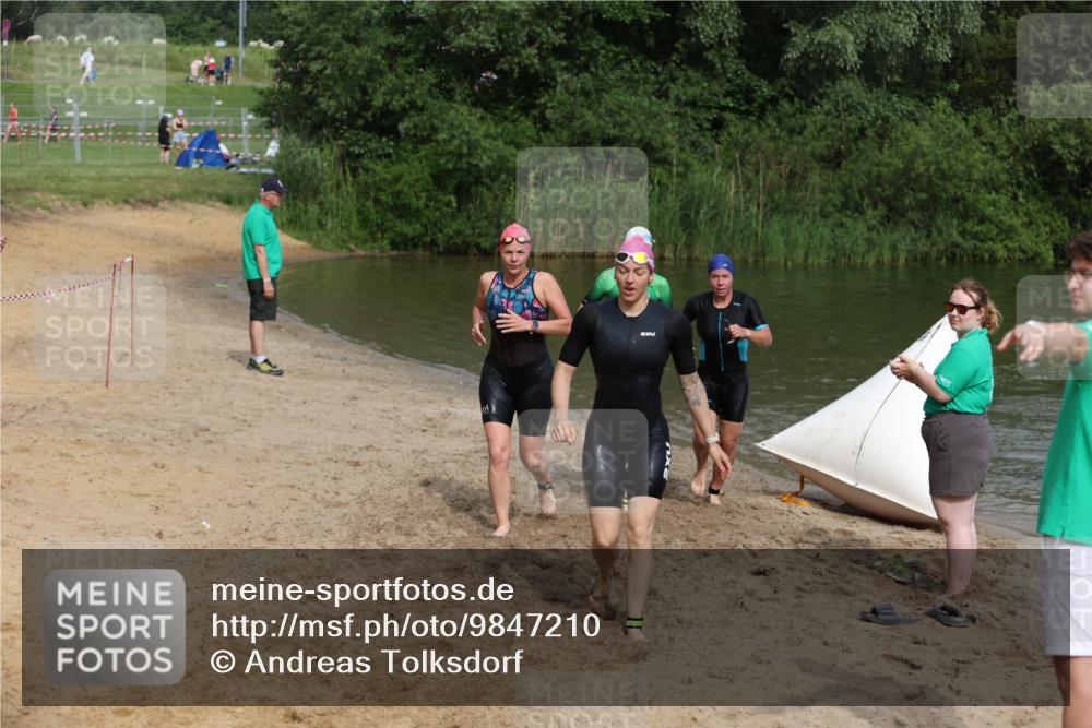 21.06.2026 - 29. Vierlanden-Triathlon Andreas Tolksdorf http://msf.ph/oto/9847210 21.06.2026 09:18:06 Schwimmen 232, 245, 259, 276, 281 meine-sportfotos.de