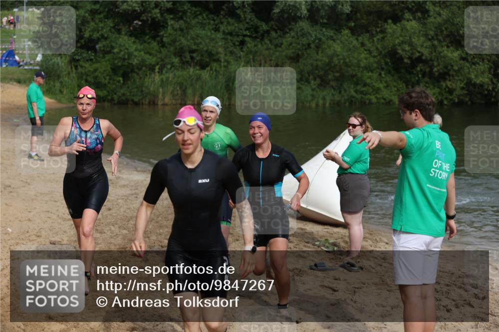 21.06.2026 - 29. Vierlanden-Triathlon Andreas Tolksdorf http://msf.ph/oto/9847267 21.06.2026 09:18:08 Schwimmen 232, 245, 259, 276, 281 meine-sportfotos.de