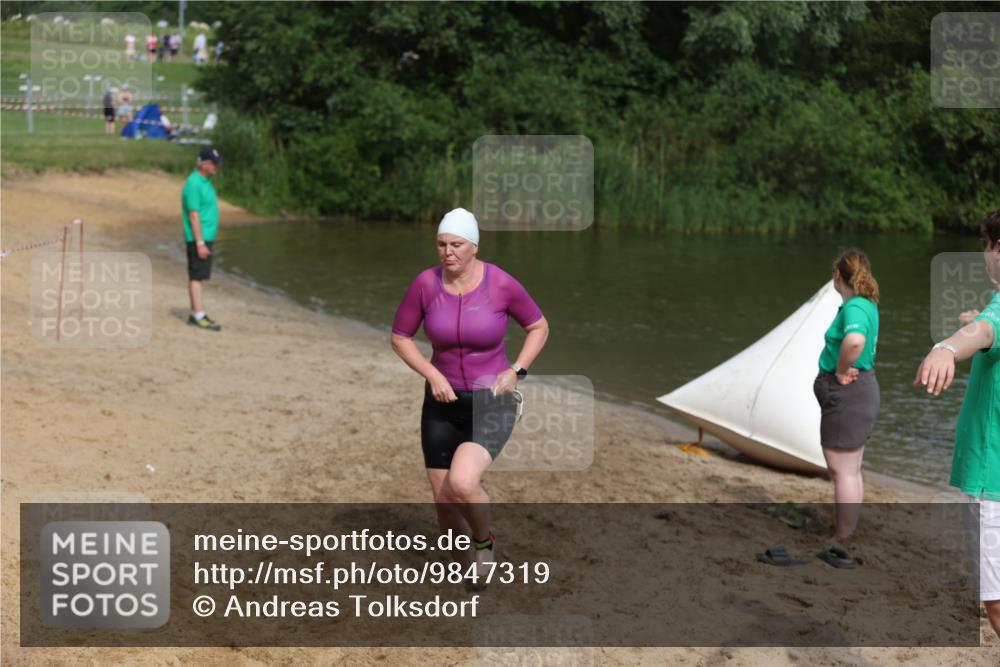 21.06.2026 - 29. Vierlanden-Triathlon Andreas Tolksdorf http://msf.ph/oto/9847319 21.06.2026 09:18:15 Schwimmen 238, 276 meine-sportfotos.de