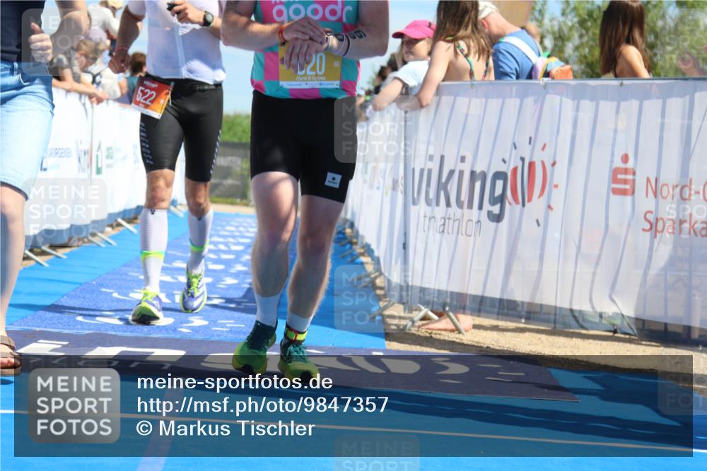21.06.2026 - Viking Triathlon Markus Tischler http://msf.ph/oto/9847357 21.06.2026 15:10:38 Ziel 522, 620, 656 meine-sportfotos.de