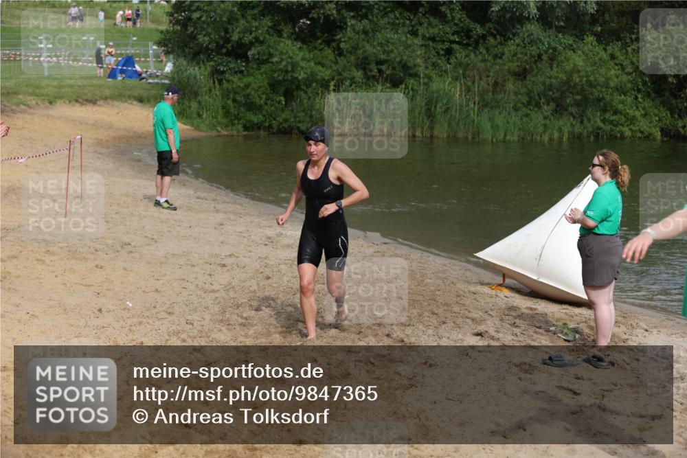 21.06.2026 - 29. Vierlanden-Triathlon Andreas Tolksdorf http://msf.ph/oto/9847365 21.06.2026 09:18:22 Schwimmen 238 meine-sportfotos.de