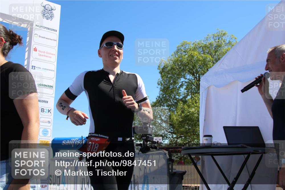 21.06.2026 - Viking Triathlon Markus Tischler http://msf.ph/oto/9847451 21.06.2026 15:11:47 Ziel 318, 574, 606 meine-sportfotos.de