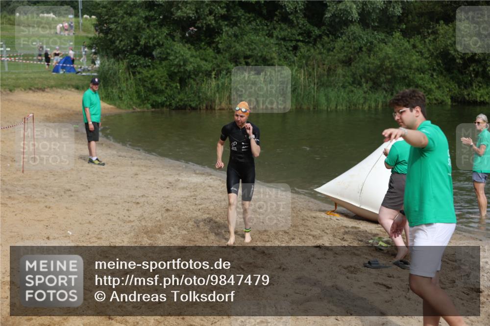 21.06.2026 - 29. Vierlanden-Triathlon Andreas Tolksdorf http://msf.ph/oto/9847479 21.06.2026 09:18:56 Schwimmen 225, 246 meine-sportfotos.de