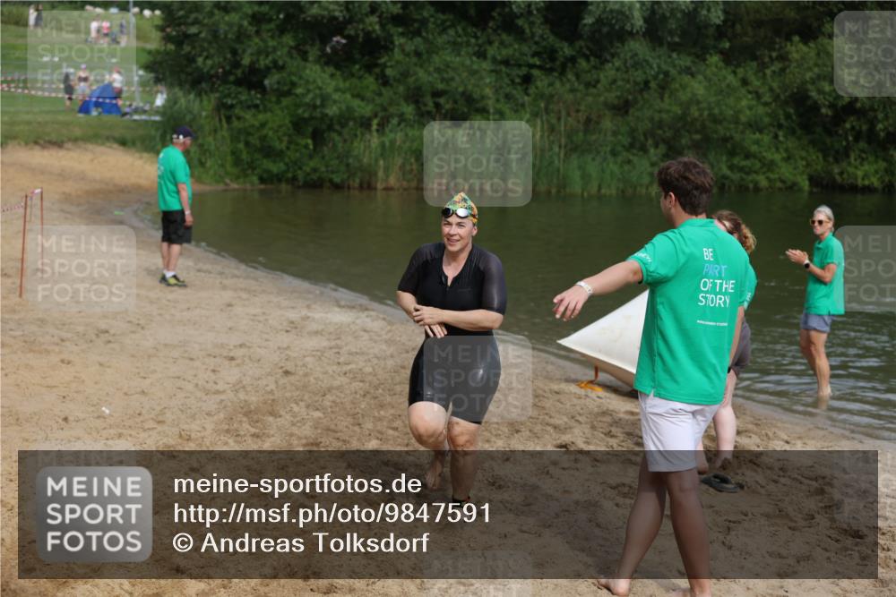 21.06.2026 - 29. Vierlanden-Triathlon Andreas Tolksdorf http://msf.ph/oto/9847591 21.06.2026 09:19:34 Schwimmen 295 meine-sportfotos.de