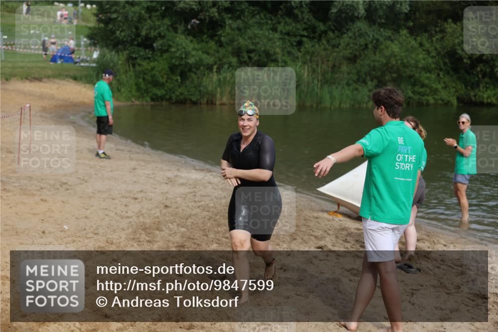 21.06.2026 - 29. Vierlanden-Triathlon Andreas Tolksdorf http://msf.ph/oto/9847599 21.06.2026 09:19:34 Schwimmen 295 meine-sportfotos.de