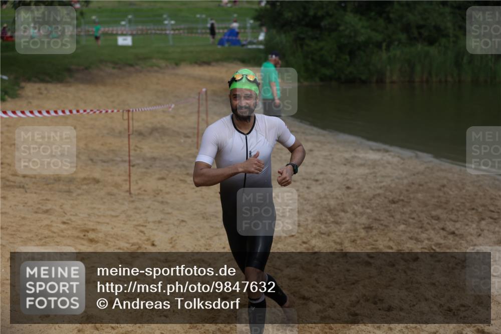 21.06.2026 - 29. Vierlanden-Triathlon Andreas Tolksdorf http://msf.ph/oto/9847632 21.06.2026 09:21:33 Schwimmen 6 meine-sportfotos.de