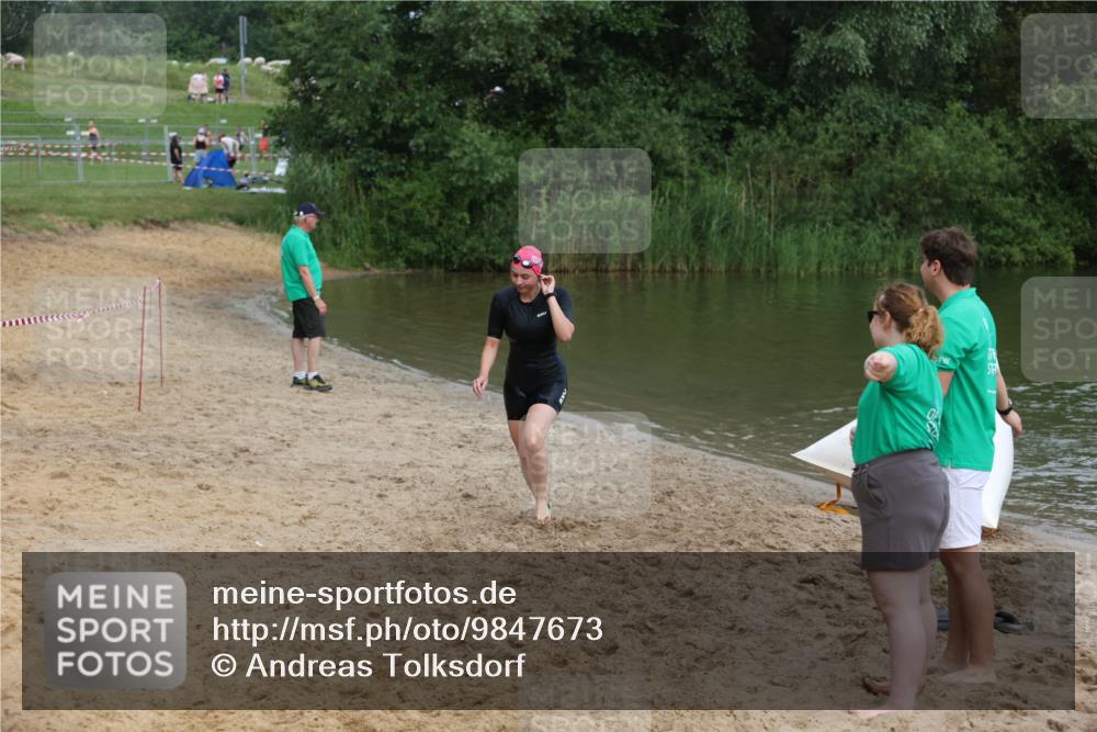 21.06.2026 - 29. Vierlanden-Triathlon Andreas Tolksdorf http://msf.ph/oto/9847673 21.06.2026 09:22:56 Schwimmen 279 meine-sportfotos.de