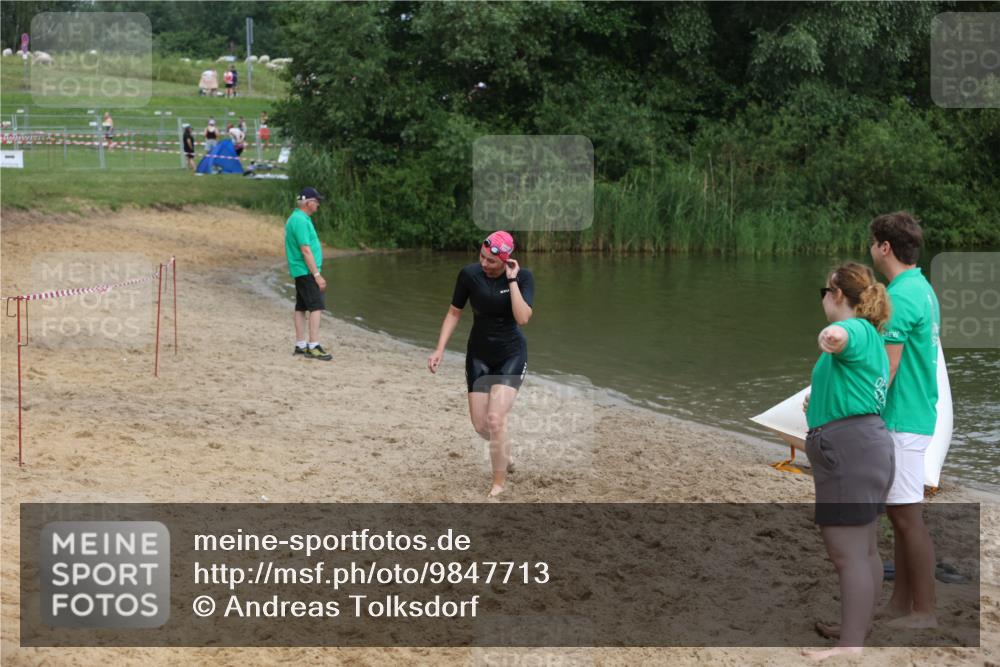 21.06.2026 - 29. Vierlanden-Triathlon Andreas Tolksdorf http://msf.ph/oto/9847713 21.06.2026 09:22:56 Schwimmen 279 meine-sportfotos.de