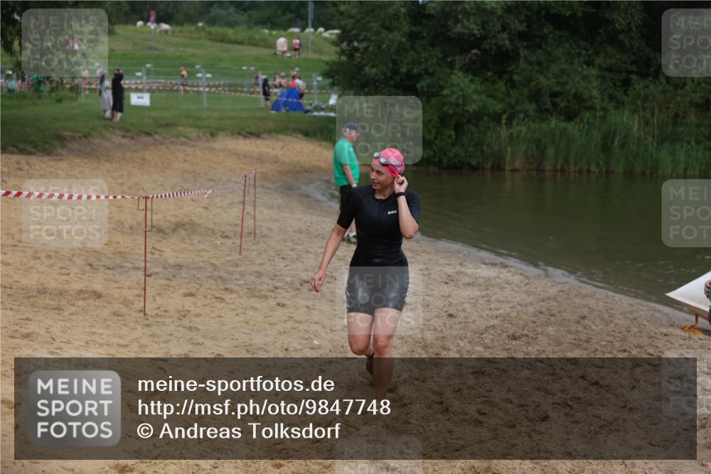 21.06.2026 - 29. Vierlanden-Triathlon Andreas Tolksdorf http://msf.ph/oto/9847748 21.06.2026 09:22:58 Schwimmen 279 meine-sportfotos.de