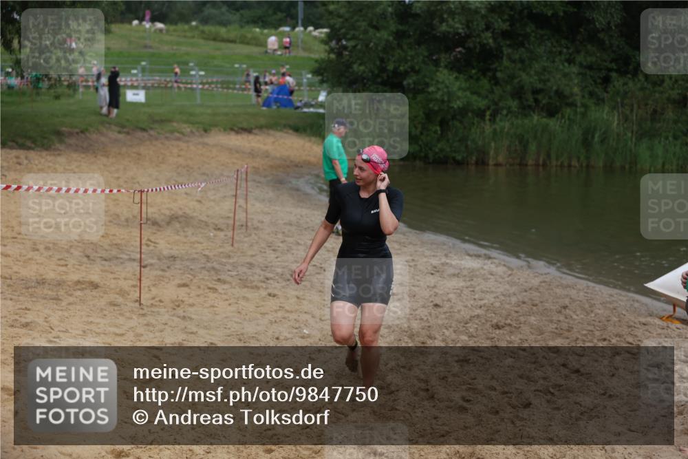 21.06.2026 - 29. Vierlanden-Triathlon Andreas Tolksdorf http://msf.ph/oto/9847750 21.06.2026 09:22:58 Schwimmen 279 meine-sportfotos.de