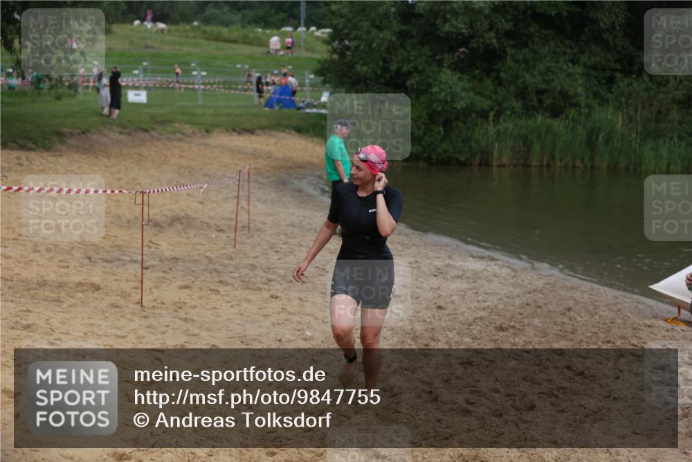 21.06.2026 - 29. Vierlanden-Triathlon Andreas Tolksdorf http://msf.ph/oto/9847755 21.06.2026 09:22:58 Schwimmen 279 meine-sportfotos.de