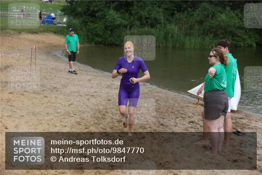 21.06.2026 - 29. Vierlanden-Triathlon Andreas Tolksdorf http://msf.ph/oto/9847770 21.06.2026 09:23:30 Schwimmen 270 meine-sportfotos.de