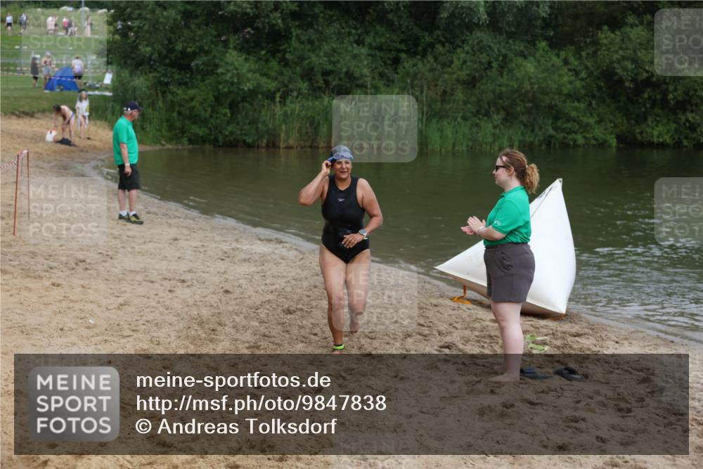 21.06.2026 - 29. Vierlanden-Triathlon Andreas Tolksdorf http://msf.ph/oto/9847838 21.06.2026 09:24:20 Schwimmen 256 meine-sportfotos.de