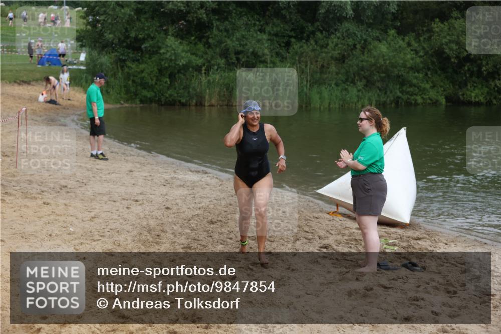 21.06.2026 - 29. Vierlanden-Triathlon Andreas Tolksdorf http://msf.ph/oto/9847854 21.06.2026 09:24:20 Schwimmen 256 meine-sportfotos.de