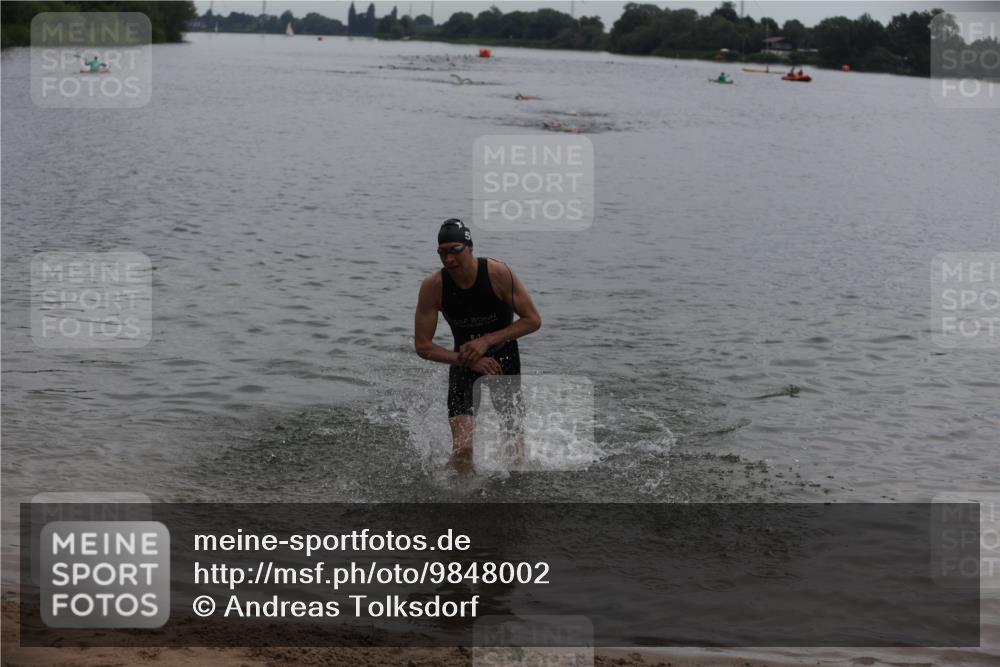 21.06.2026 - 29. Vierlanden-Triathlon Andreas Tolksdorf http://msf.ph/oto/9848002 21.06.2026 09:52:34 Schwimmen 364 meine-sportfotos.de