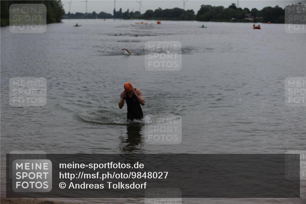 21.06.2026 - 29. Vierlanden-Triathlon Andreas Tolksdorf http://msf.ph/oto/9848027 21.06.2026 09:53:37 Schwimmen 390 meine-sportfotos.de
