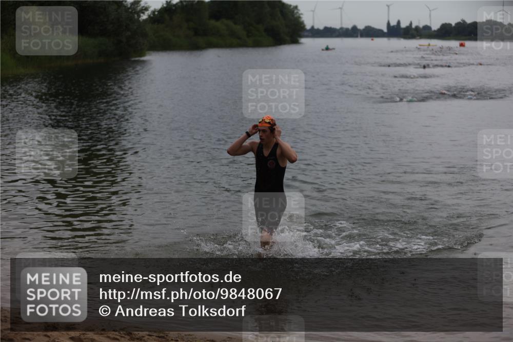 21.06.2026 - 29. Vierlanden-Triathlon Andreas Tolksdorf http://msf.ph/oto/9848067 21.06.2026 09:53:39 Schwimmen 390 meine-sportfotos.de
