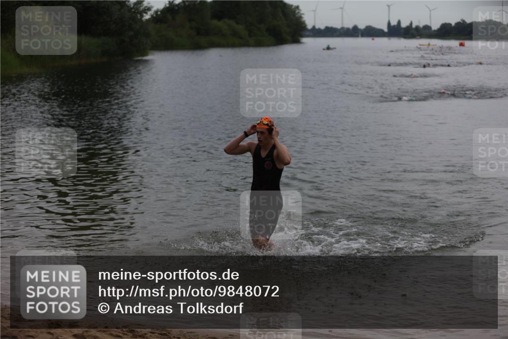 21.06.2026 - 29. Vierlanden-Triathlon Andreas Tolksdorf http://msf.ph/oto/9848072 21.06.2026 09:53:39 Schwimmen 390 meine-sportfotos.de
