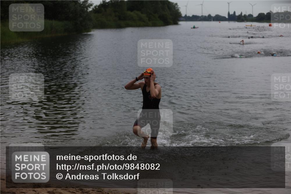 21.06.2026 - 29. Vierlanden-Triathlon Andreas Tolksdorf http://msf.ph/oto/9848082 21.06.2026 09:53:39 Schwimmen 390 meine-sportfotos.de