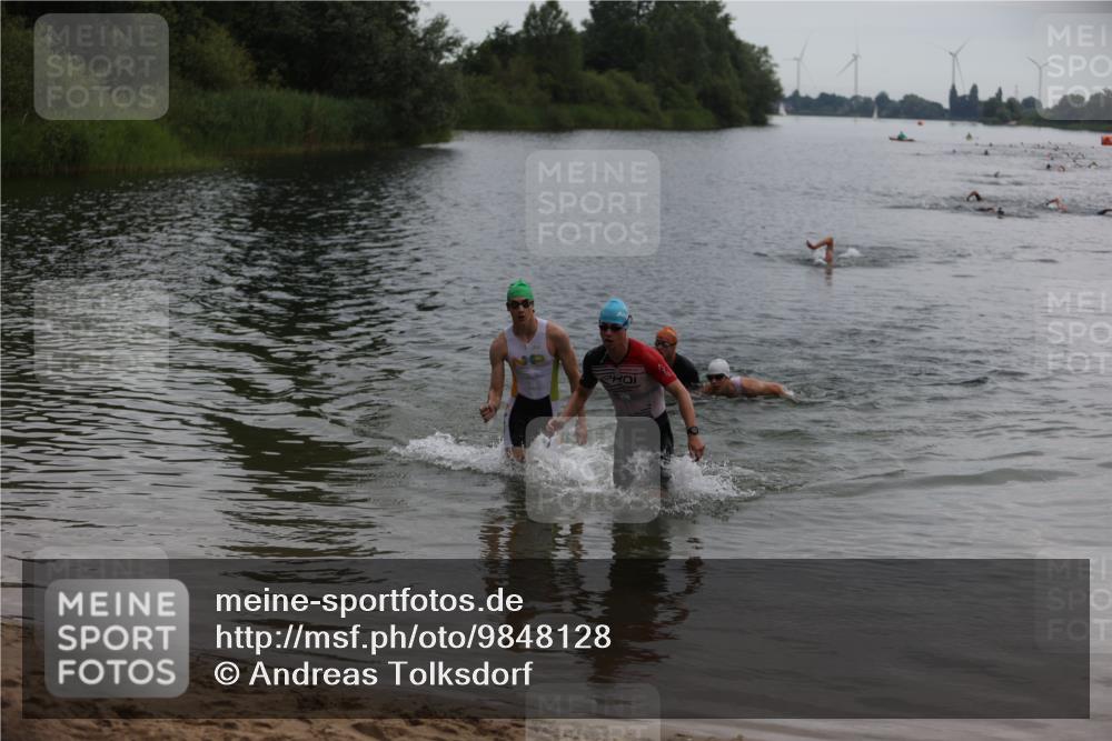 21.06.2026 - 29. Vierlanden-Triathlon Andreas Tolksdorf http://msf.ph/oto/9848128 21.06.2026 09:54:07 Schwimmen 311, 335, 378, 382 meine-sportfotos.de