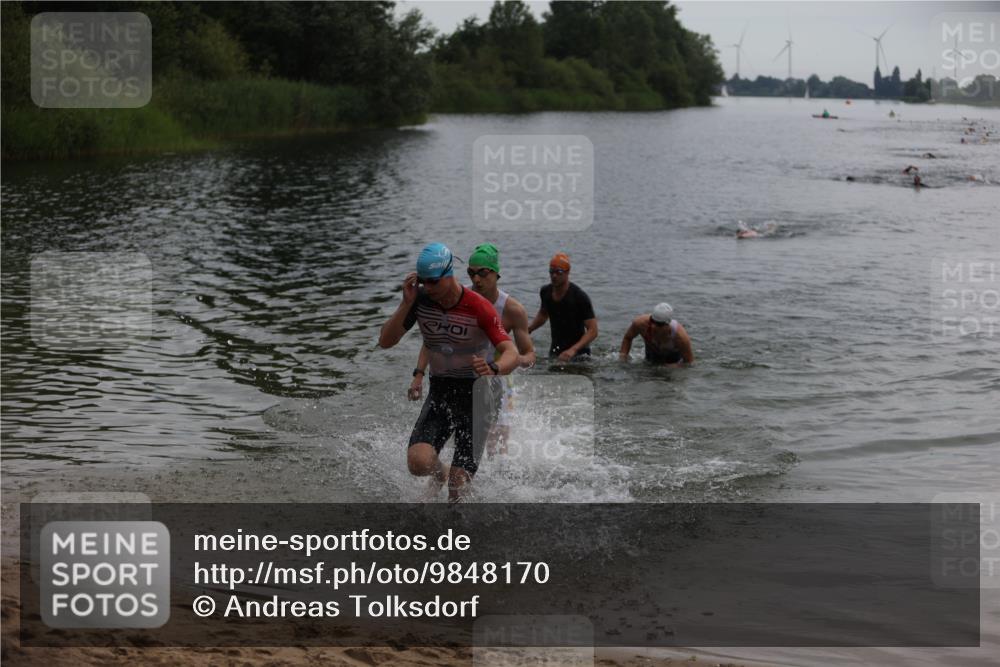21.06.2026 - 29. Vierlanden-Triathlon Andreas Tolksdorf http://msf.ph/oto/9848170 21.06.2026 09:54:08 Schwimmen 311, 335, 378, 382 meine-sportfotos.de