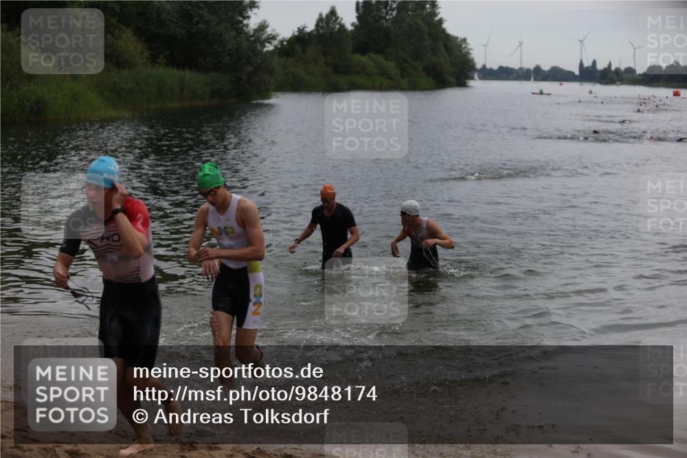 21.06.2026 - 29. Vierlanden-Triathlon Andreas Tolksdorf http://msf.ph/oto/9848174 21.06.2026 09:54:09 Schwimmen 311, 335, 378, 382 meine-sportfotos.de