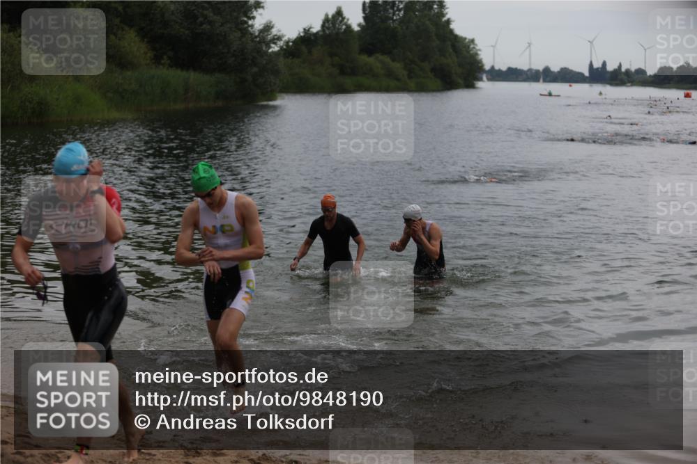 21.06.2026 - 29. Vierlanden-Triathlon Andreas Tolksdorf http://msf.ph/oto/9848190 21.06.2026 09:54:09 Schwimmen 311, 335, 378, 382 meine-sportfotos.de